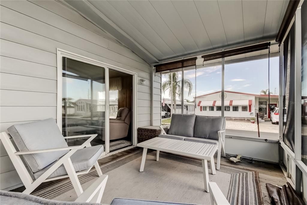 На продажу: $149,900 (2 спален, 2 ванн, 1144 Квадратных фут)