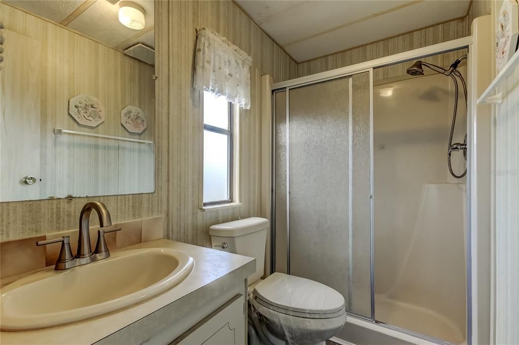 На продажу: $149,900 (2 спален, 2 ванн, 1144 Квадратных фут)