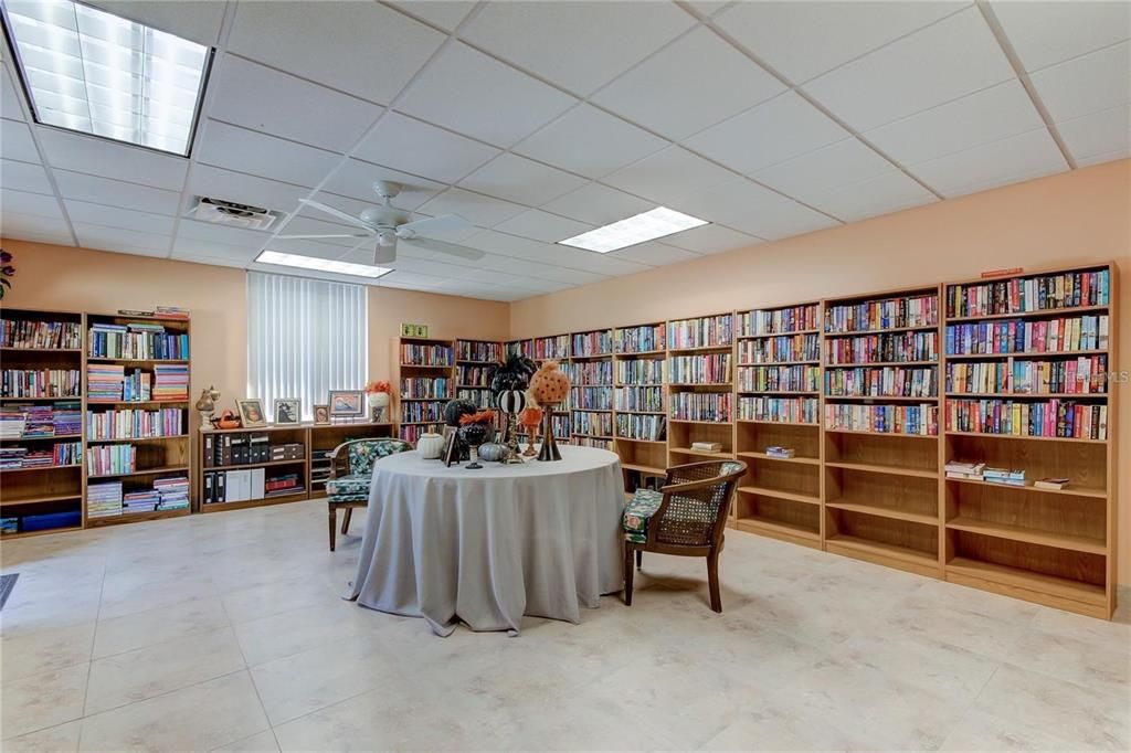 На продажу: $149,900 (2 спален, 2 ванн, 1144 Квадратных фут)