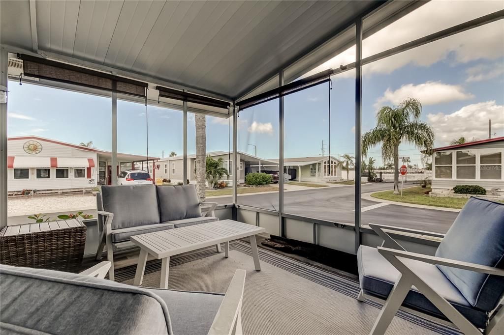 На продажу: $149,900 (2 спален, 2 ванн, 1144 Квадратных фут)