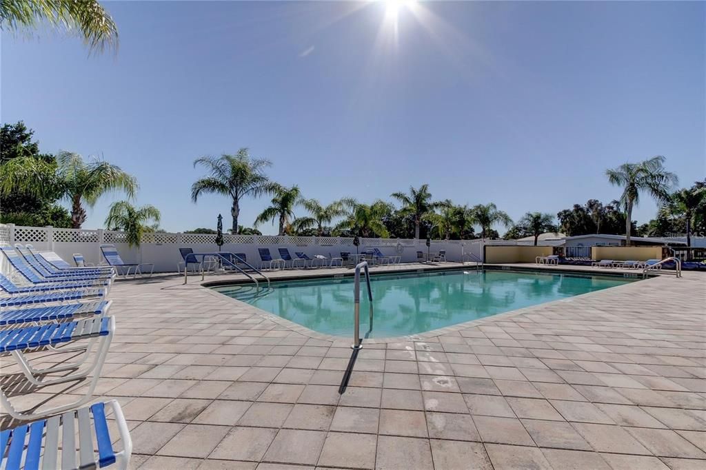 На продажу: $149,900 (2 спален, 2 ванн, 1144 Квадратных фут)