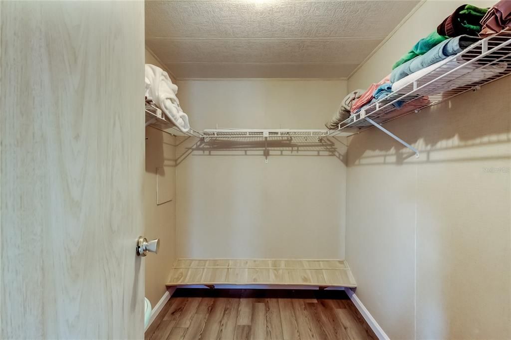 На продажу: $149,900 (2 спален, 2 ванн, 1144 Квадратных фут)