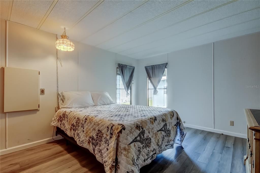 На продажу: $149,900 (2 спален, 2 ванн, 1144 Квадратных фут)