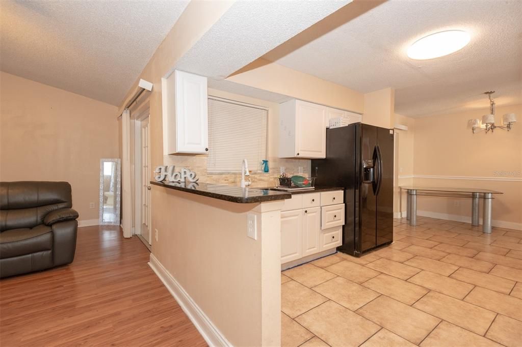 For Sale: $328,900 (4 beds, 2 baths, 1698 Square Feet)