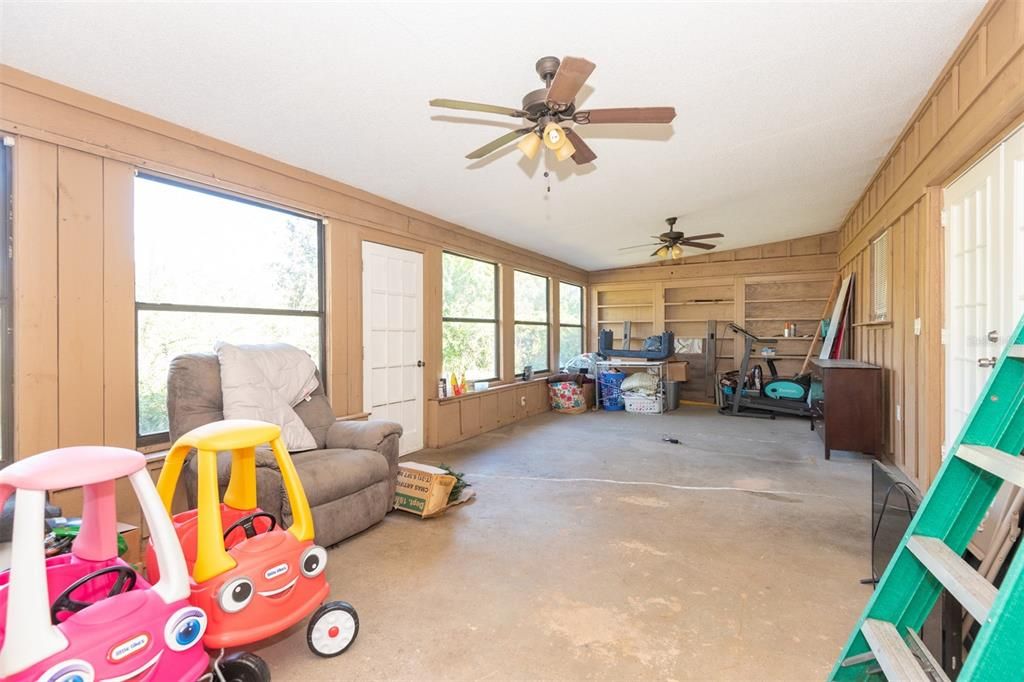 For Sale: $328,900 (4 beds, 2 baths, 1698 Square Feet)