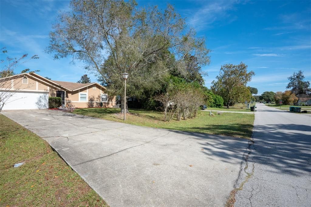 For Sale: $328,900 (4 beds, 2 baths, 1698 Square Feet)