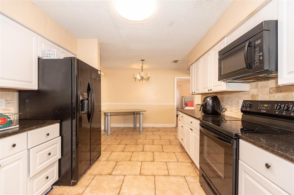 For Sale: $328,900 (4 beds, 2 baths, 1698 Square Feet)