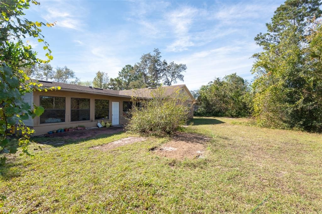 For Sale: $328,900 (4 beds, 2 baths, 1698 Square Feet)