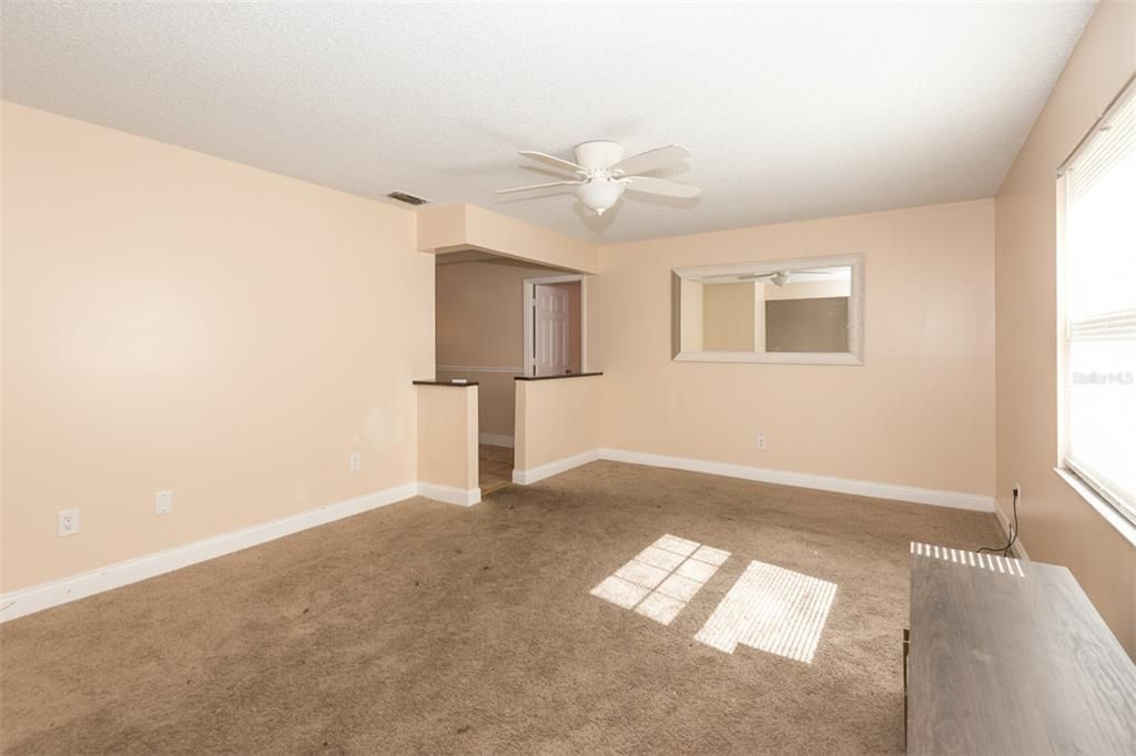 For Sale: $328,900 (4 beds, 2 baths, 1698 Square Feet)