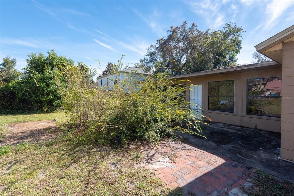 For Sale: $328,900 (4 beds, 2 baths, 1698 Square Feet)