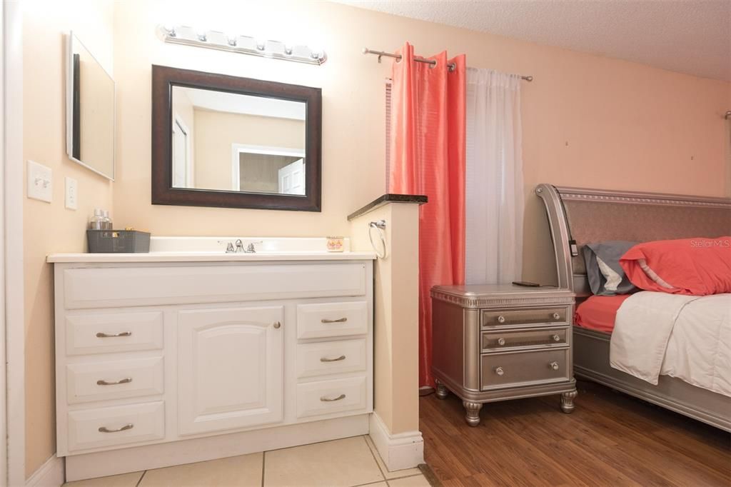 For Sale: $328,900 (4 beds, 2 baths, 1698 Square Feet)