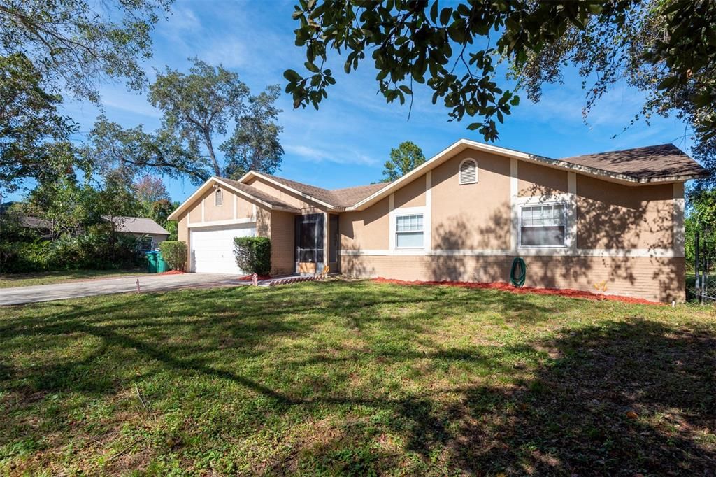 For Sale: $328,900 (4 beds, 2 baths, 1698 Square Feet)