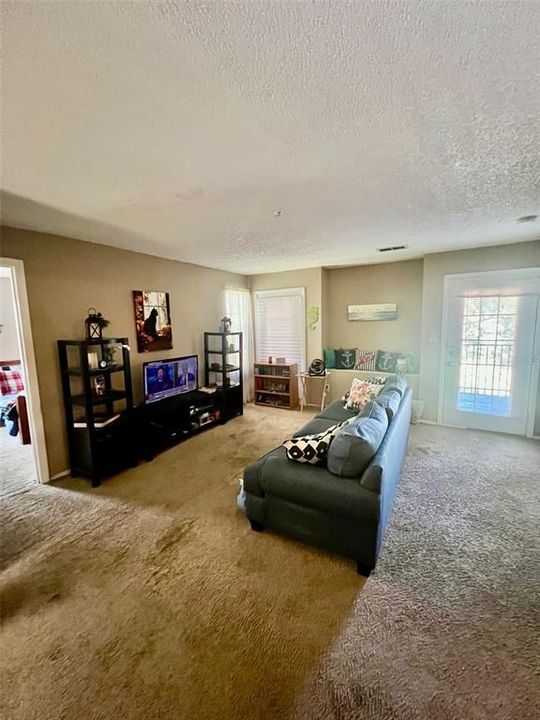 En Venta: $135,900 (2 camas, 2 baños, 962 Pies cuadrados)