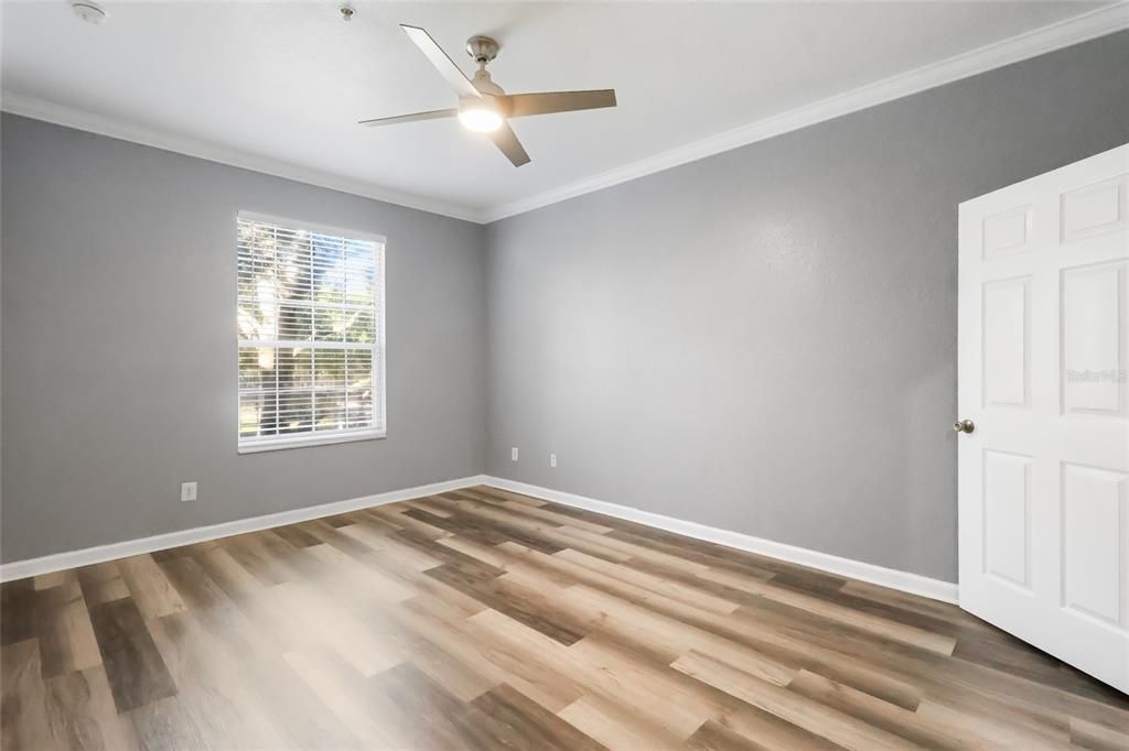 合同活跃: $2,000 (3 贝兹, 2 浴室, 1408 平方英尺)