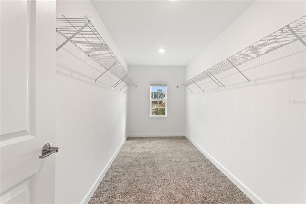 For Rent: $3,000 (4 beds, 2 baths, 2333 Square Feet)