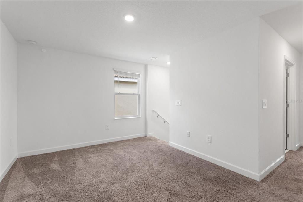 For Rent: $3,000 (4 beds, 2 baths, 2333 Square Feet)