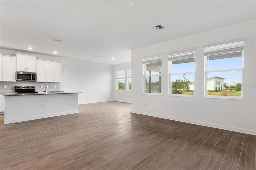 For Rent: $3,000 (4 beds, 2 baths, 2333 Square Feet)