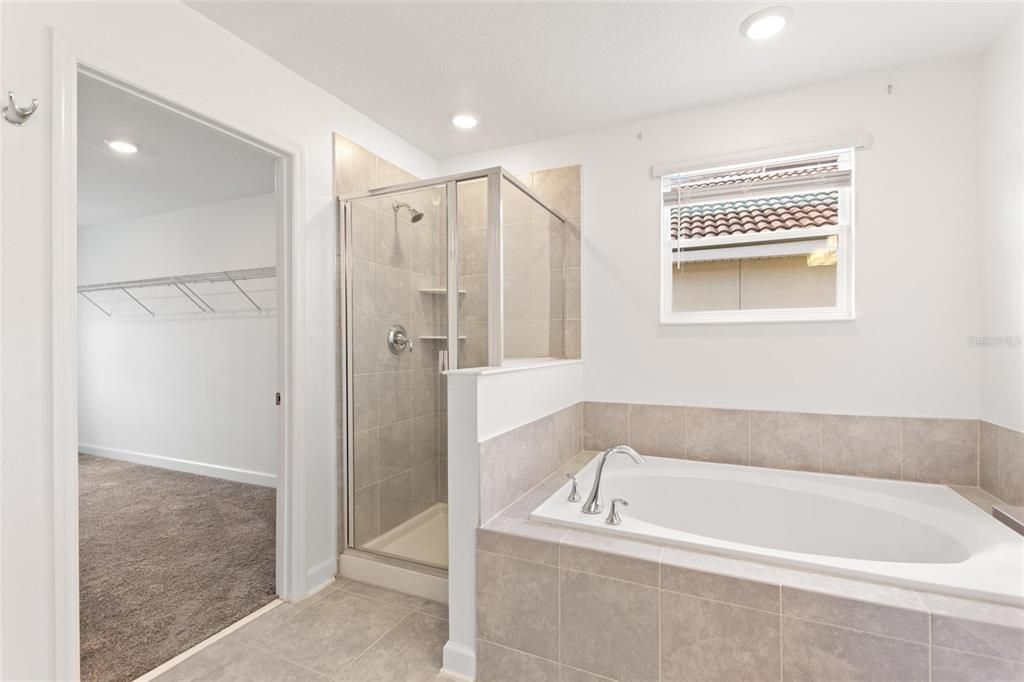 For Rent: $3,000 (4 beds, 2 baths, 2333 Square Feet)