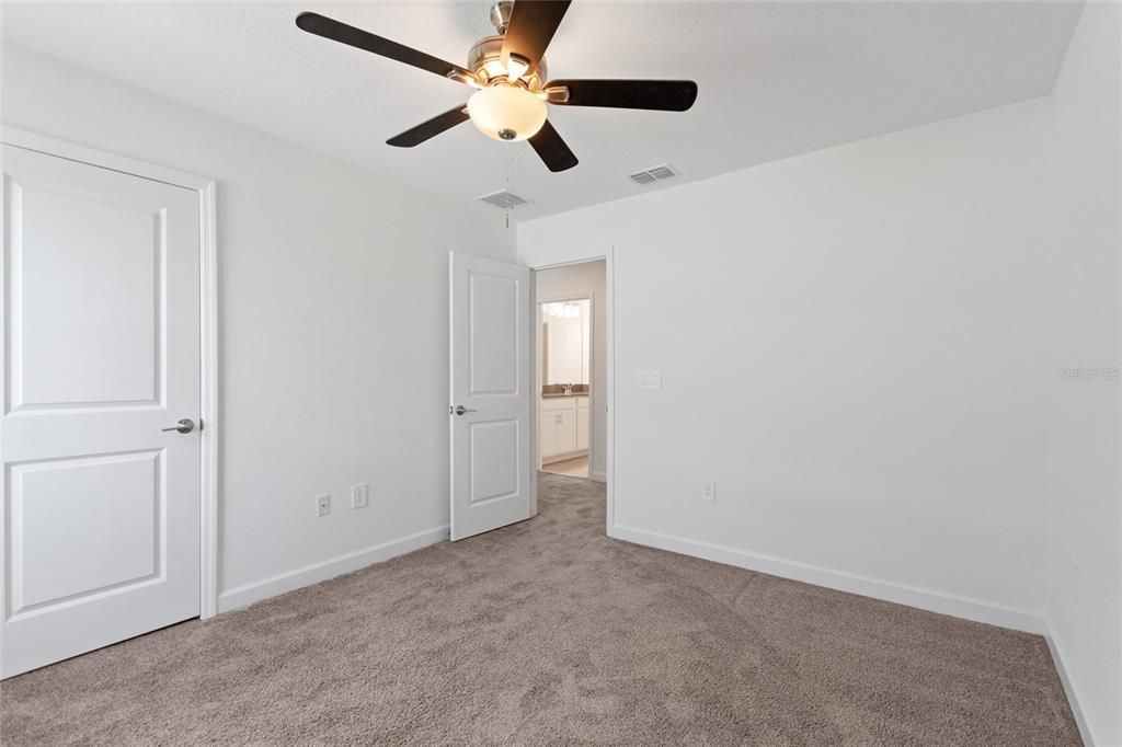 For Rent: $3,000 (4 beds, 2 baths, 2333 Square Feet)