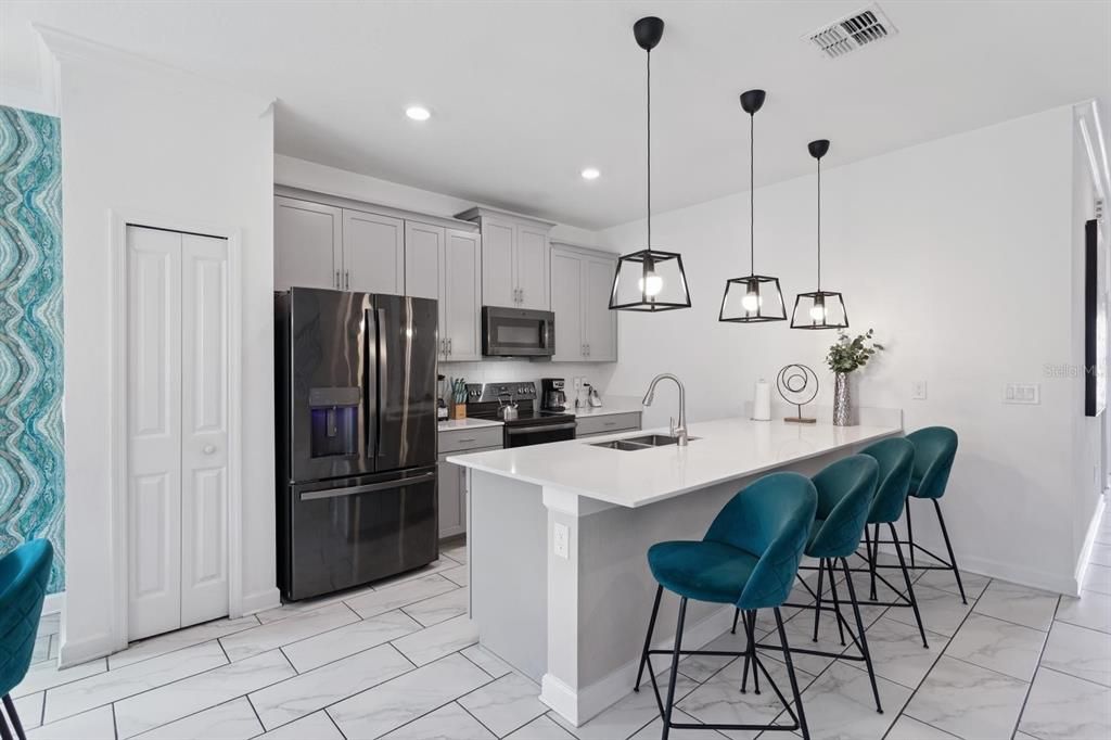 На продажу: $579,000 (5 спален, 4 ванн, 2168 Квадратных фут)