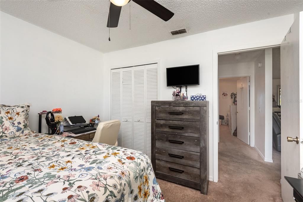 待售: $290,000 (3 贝兹, 2 浴室, 1171 平方英尺)