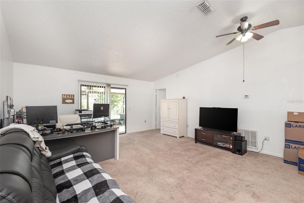 待售: $290,000 (3 贝兹, 2 浴室, 1171 平方英尺)