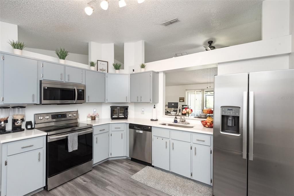 待售: $290,000 (3 贝兹, 2 浴室, 1171 平方英尺)