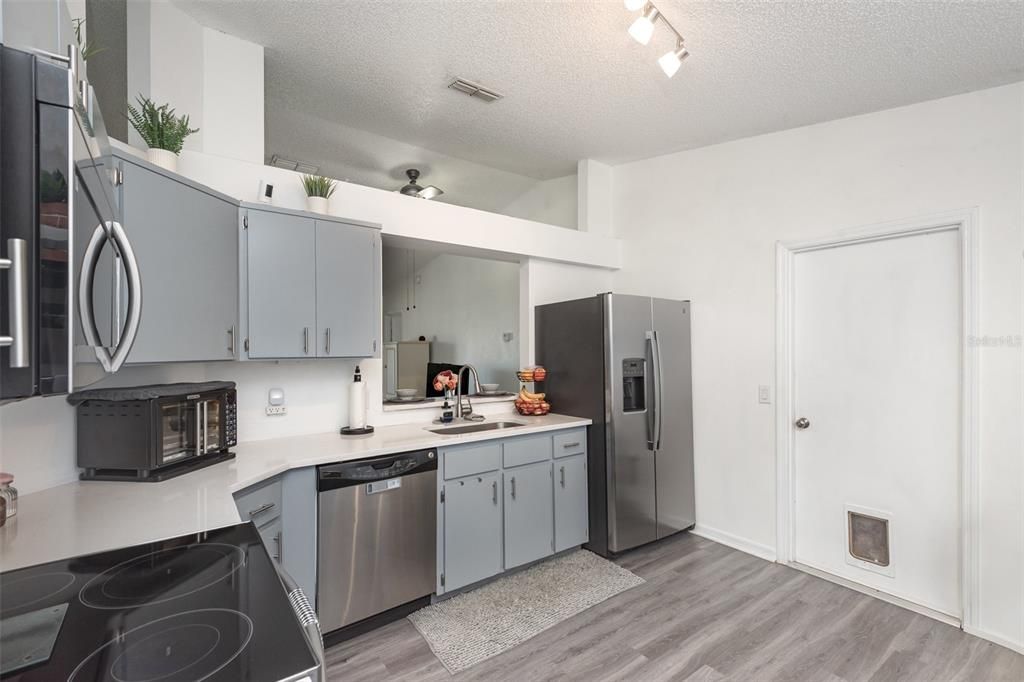 待售: $290,000 (3 贝兹, 2 浴室, 1171 平方英尺)