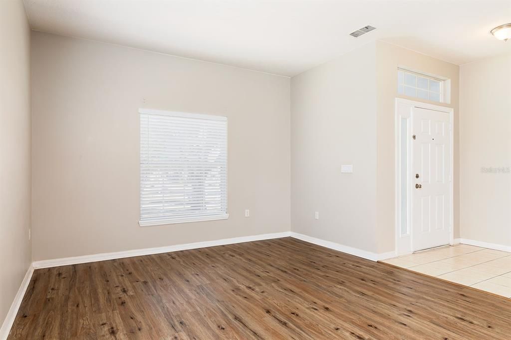 En Venta: $385,000 (3 camas, 2 baños, 1630 Pies cuadrados)