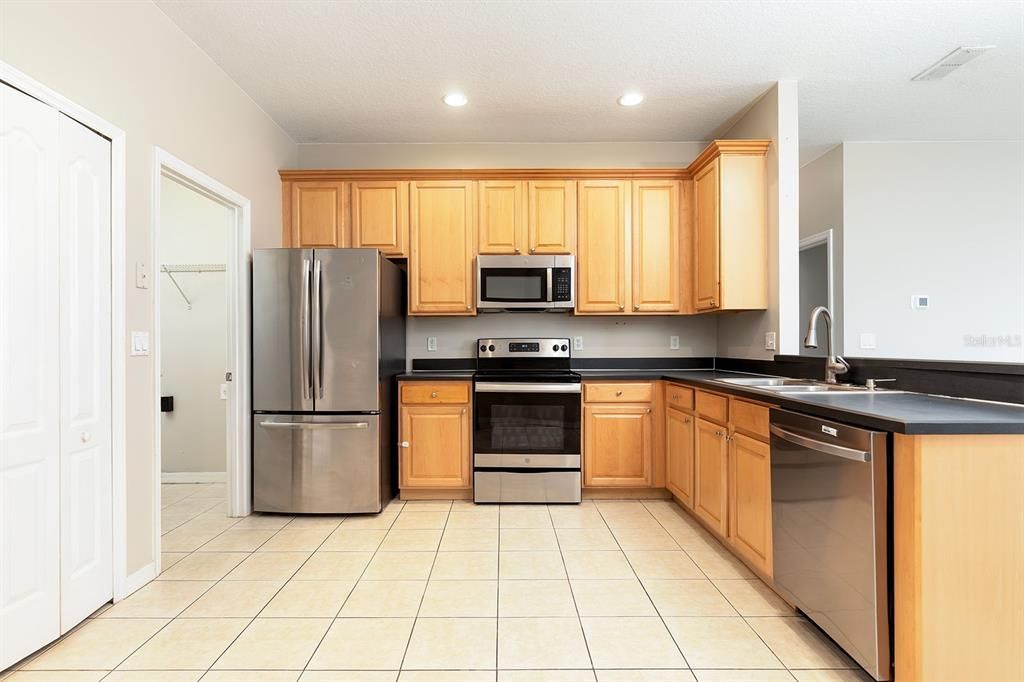 En Venta: $385,000 (3 camas, 2 baños, 1630 Pies cuadrados)