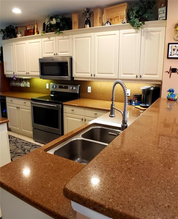 For Sale: $399,000 (3 beds, 2 baths, 1628 Square Feet)