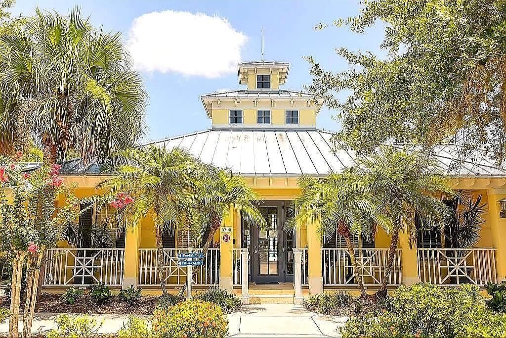 For Sale: $399,000 (3 beds, 2 baths, 1628 Square Feet)