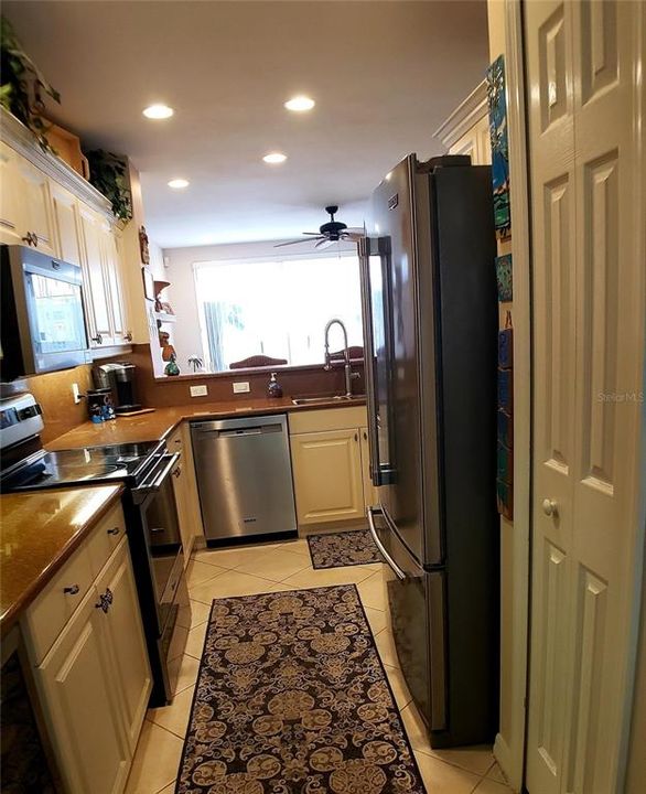 For Sale: $399,000 (3 beds, 2 baths, 1628 Square Feet)