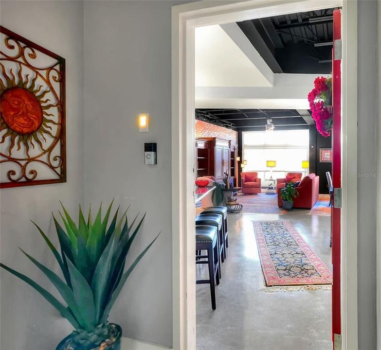 待售: $320,000 (1 贝兹, 1 浴室, 917 平方英尺)