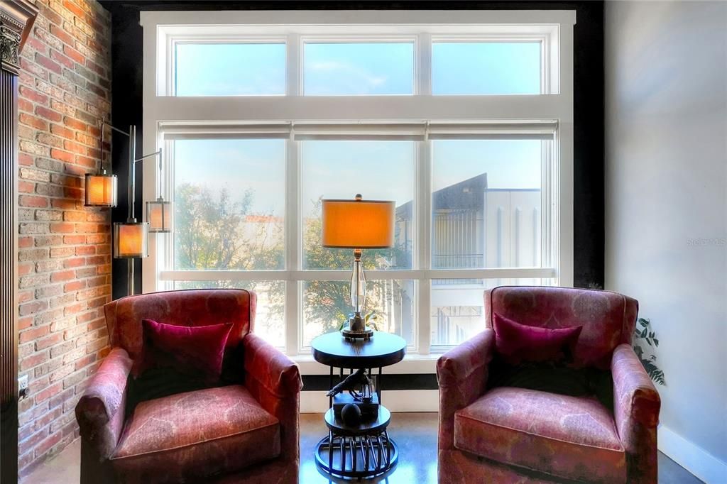 待售: $320,000 (1 贝兹, 1 浴室, 917 平方英尺)