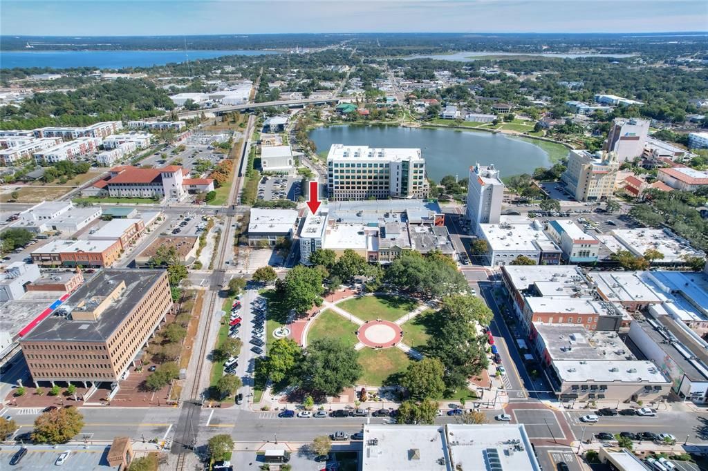 待售: $320,000 (1 贝兹, 1 浴室, 917 平方英尺)