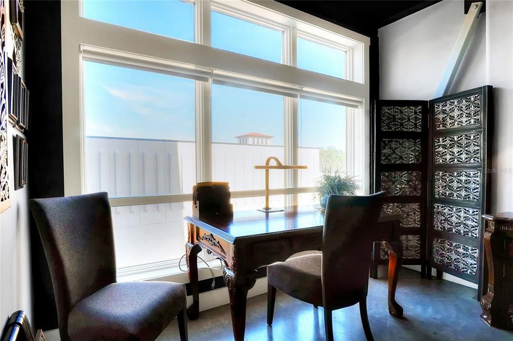 待售: $320,000 (1 贝兹, 1 浴室, 917 平方英尺)