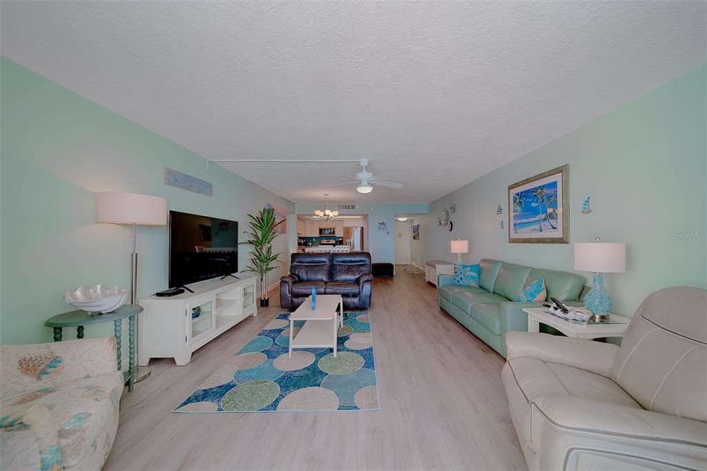 В аренду: $6,000 (2 спален, 2 ванн, 1330 Квадратных фут)