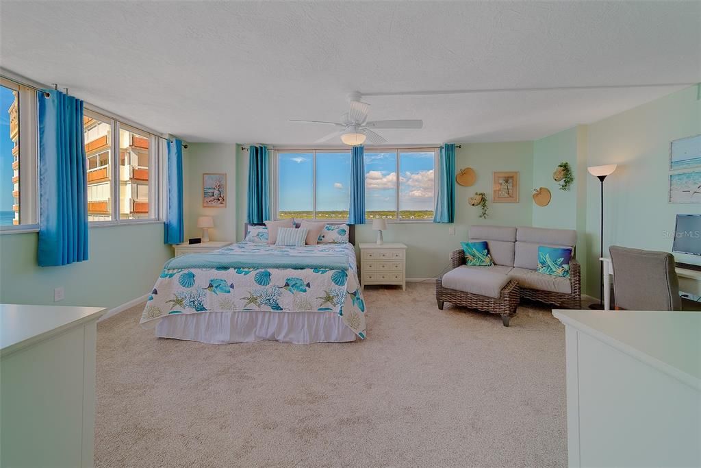 В аренду: $6,000 (2 спален, 2 ванн, 1330 Квадратных фут)