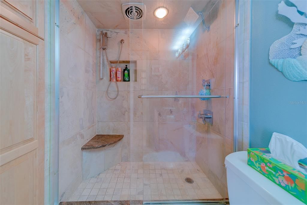 В аренду: $6,000 (2 спален, 2 ванн, 1330 Квадратных фут)