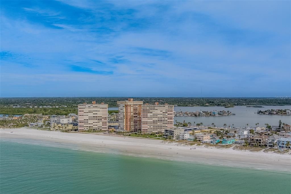 В аренду: $6,000 (2 спален, 2 ванн, 1330 Квадратных фут)