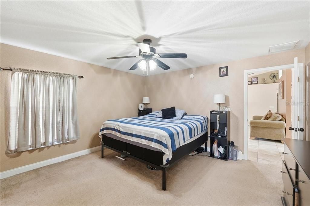 For Sale: $330,000 (3 beds, 2 baths, 1547 Square Feet)