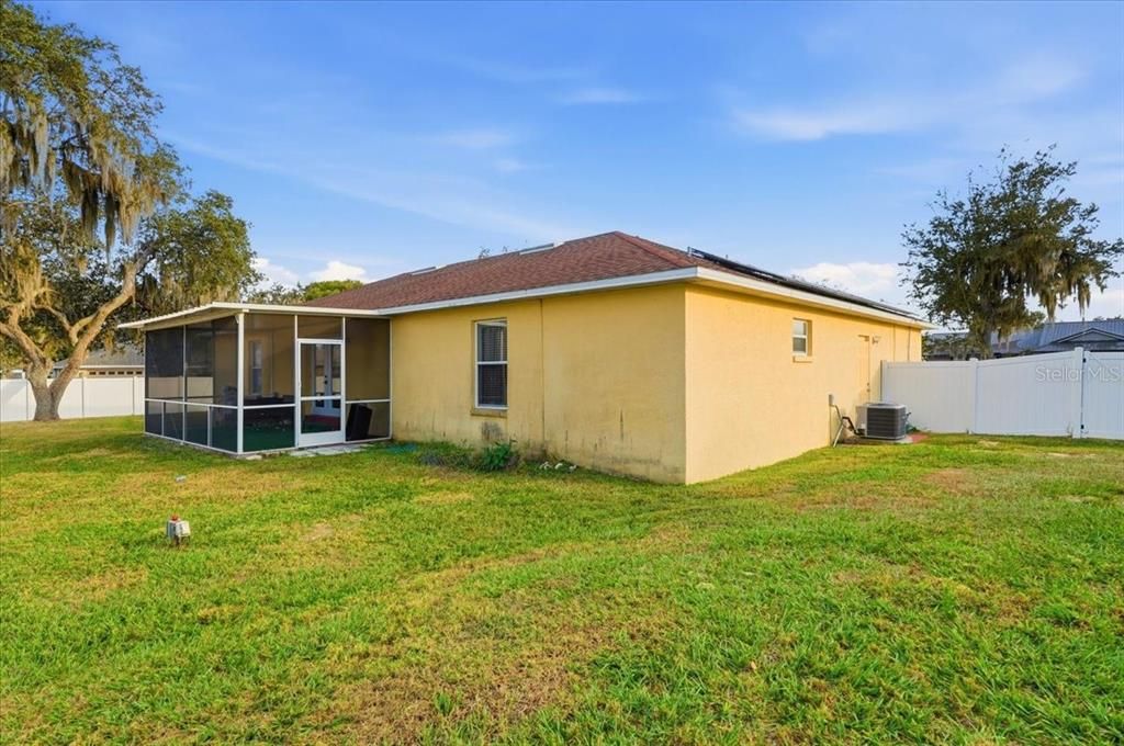 For Sale: $330,000 (3 beds, 2 baths, 1547 Square Feet)