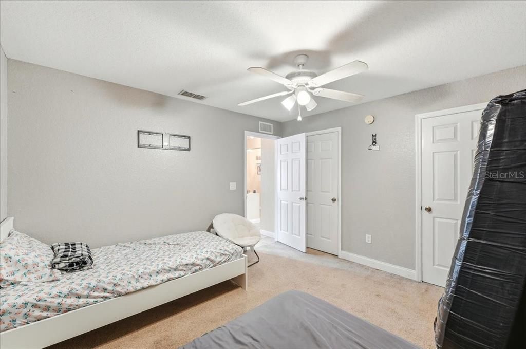 For Sale: $330,000 (3 beds, 2 baths, 1547 Square Feet)