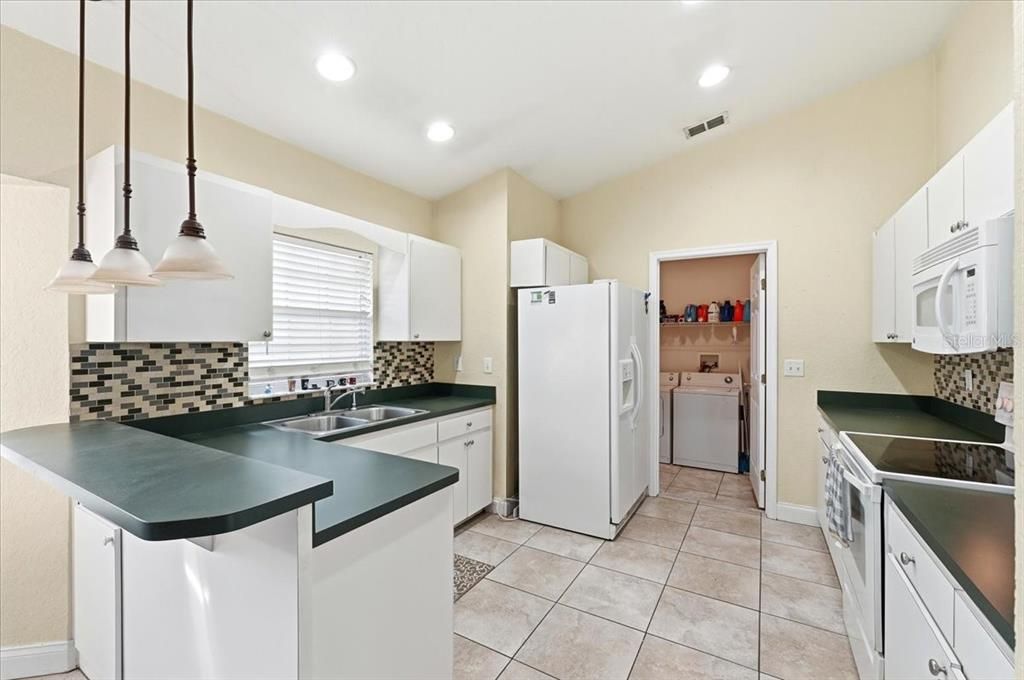 For Sale: $330,000 (3 beds, 2 baths, 1547 Square Feet)