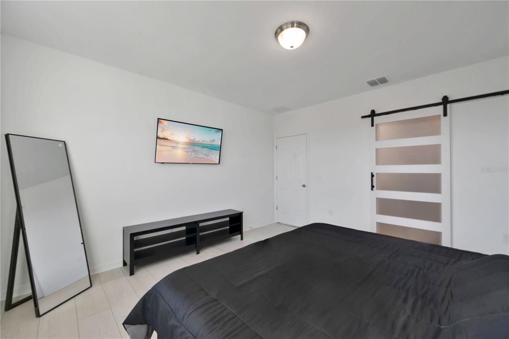 For Rent: $2,150 (4 beds, 2 baths, 1607 Square Feet)