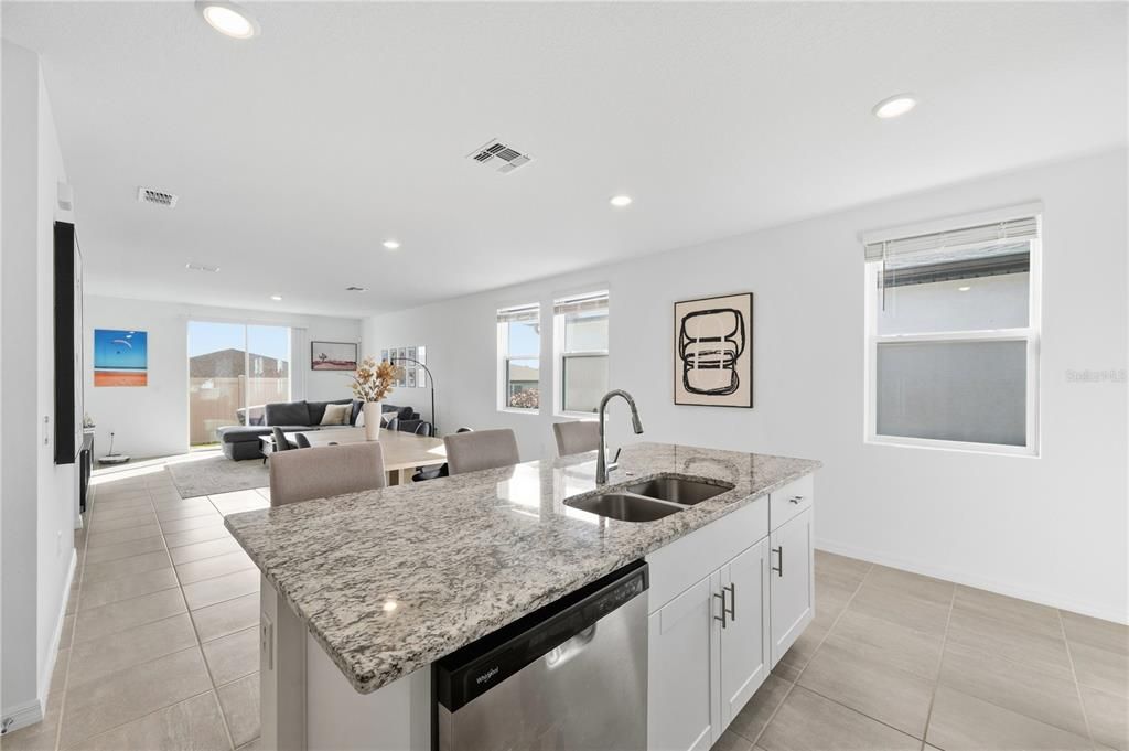 For Rent: $2,150 (4 beds, 2 baths, 1607 Square Feet)