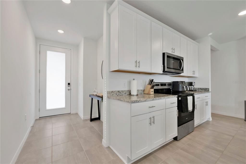 For Rent: $2,150 (4 beds, 2 baths, 1607 Square Feet)