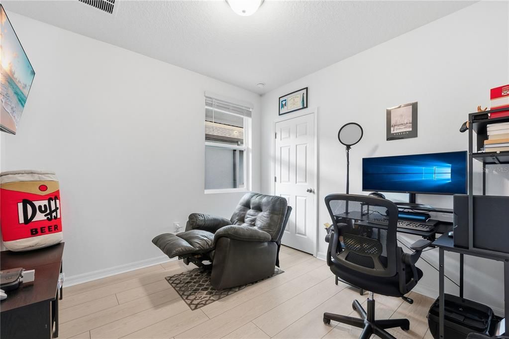 For Rent: $2,150 (4 beds, 2 baths, 1607 Square Feet)