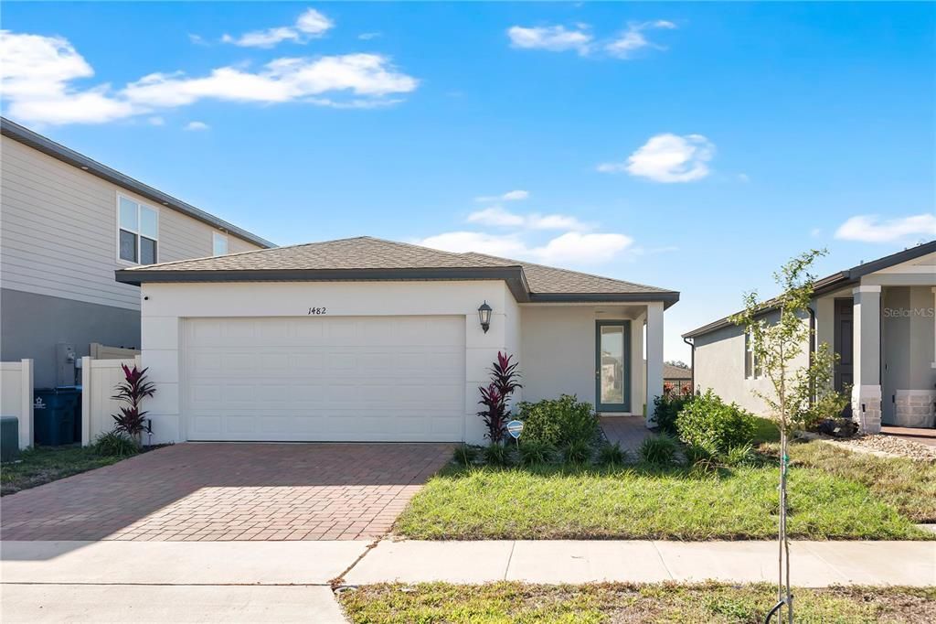 For Rent: $2,150 (4 beds, 2 baths, 1607 Square Feet)